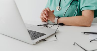 IoT y M2M en dispositivos médicos wearables: Mejoras en la salud conectada
